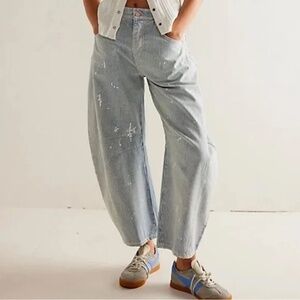 Free People We The Free Stripe Paint Splatter Barrel Jeans /  size 28